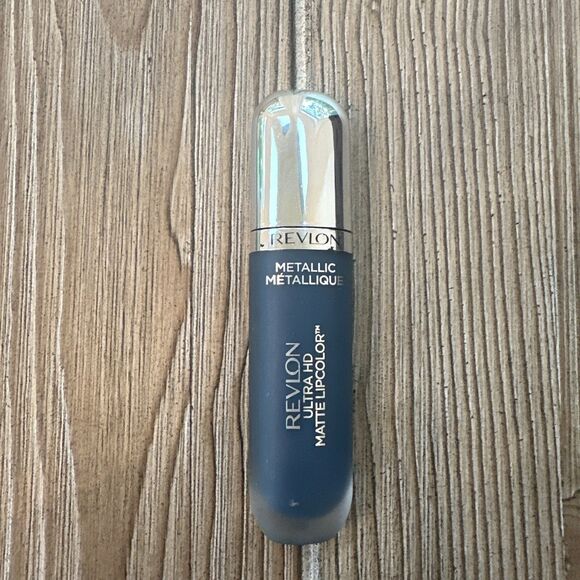 Revlon Ultra HD Metallic Matte Lipcolor - Picture 1 of 3